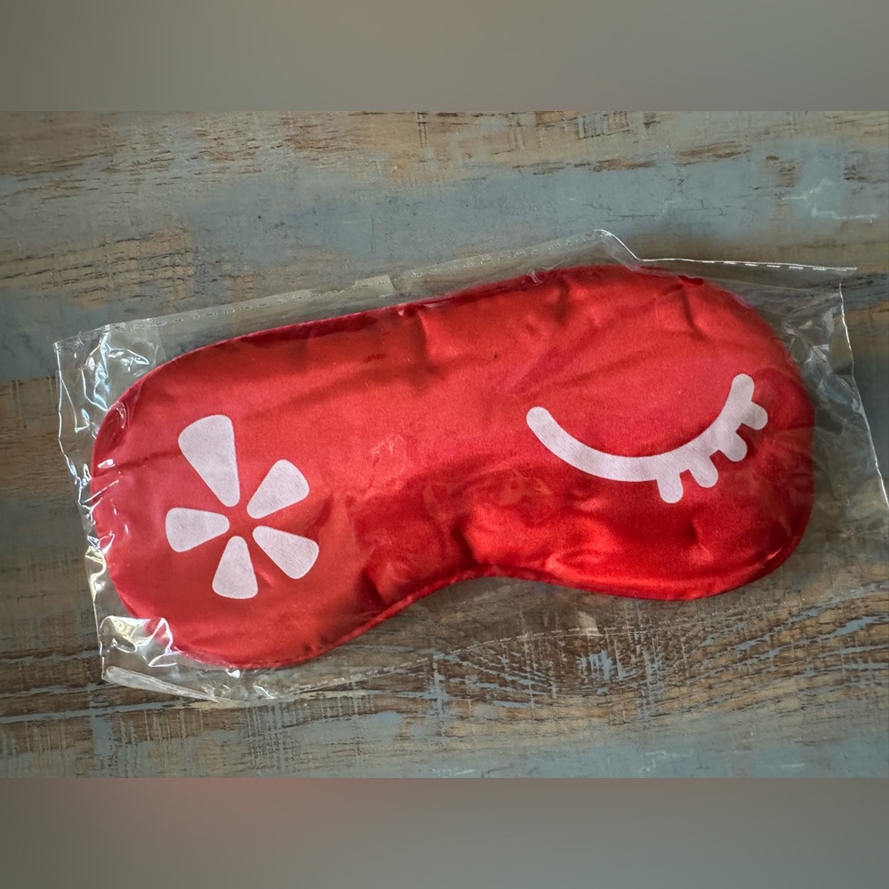 NWT Yelp Logo Red Silk Like Sleep Mask Sleeping